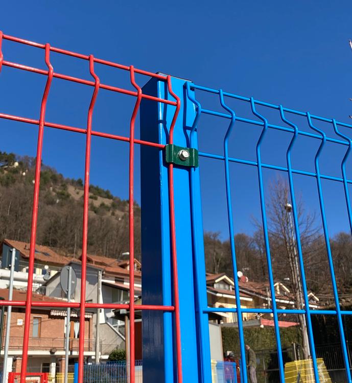 Recinzione parco giochi colorata