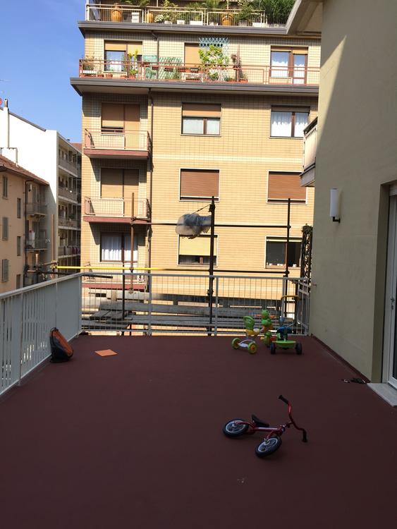 Recinzione alza / abbassa su terrazzo