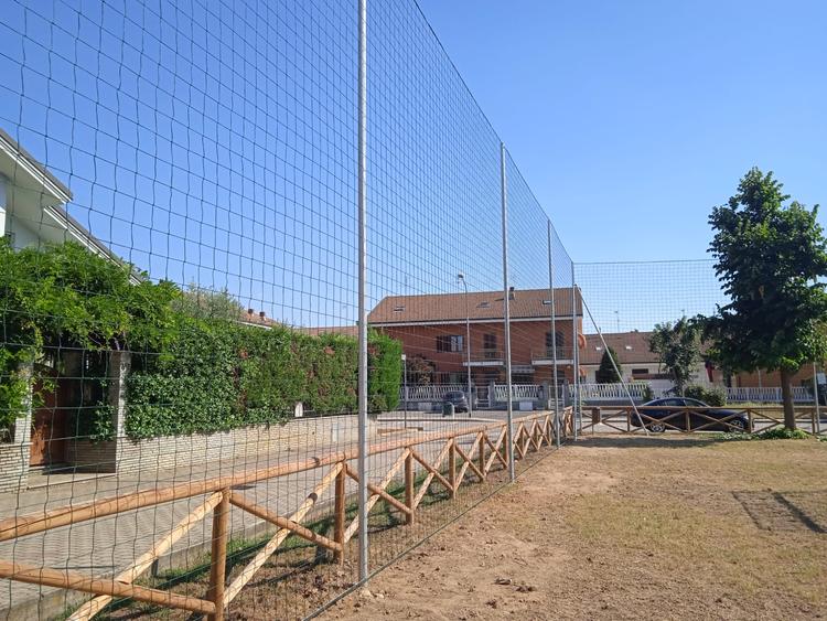 Recinzione parapalloni per area pubblica