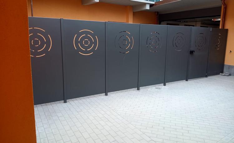 Separè in lamiera per divisione cortile