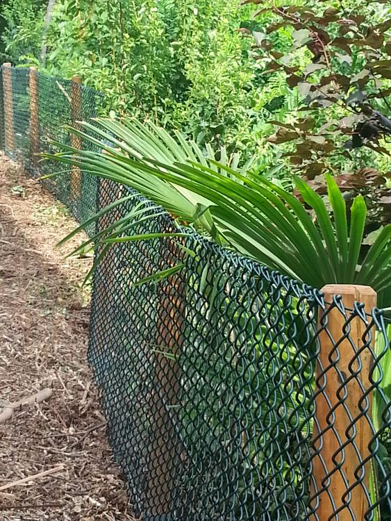 Recinzione con sistema di posa a secco