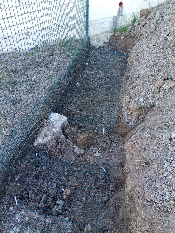 Interramento recinzione esistente