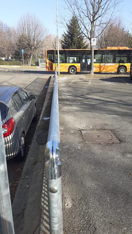 Grigliato con parapetto per parcheggio
