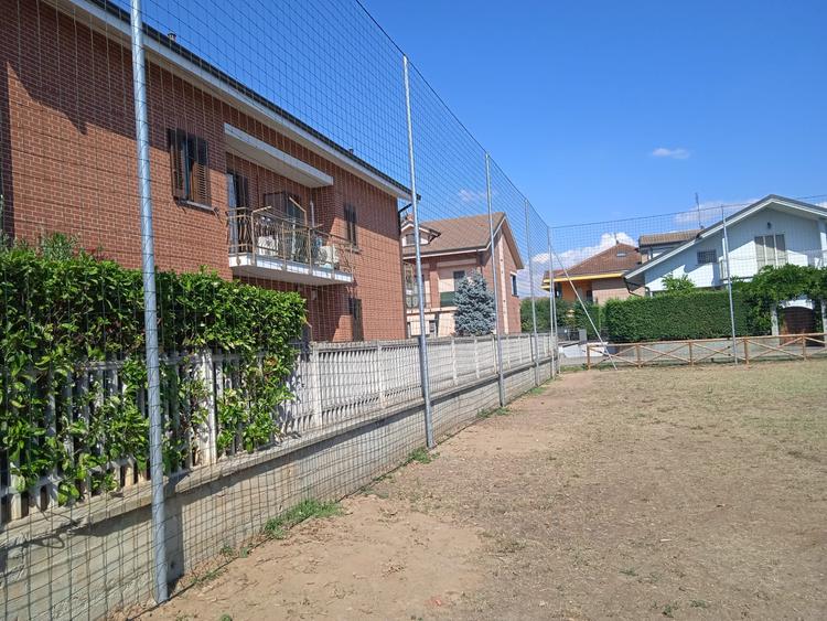 Recinzione parapalloni per area pubblica