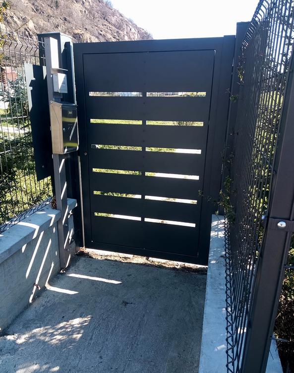 Recinzione moderna in lamiera