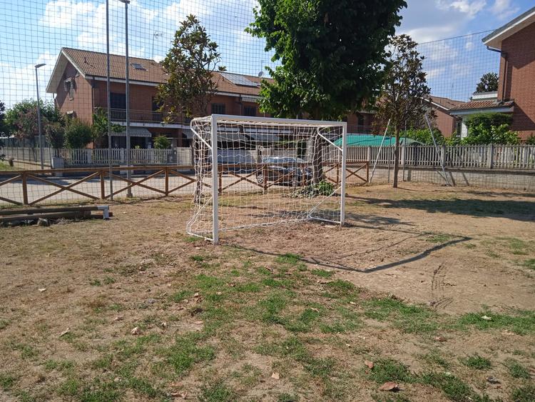 Recinzione parapalloni per area pubblica