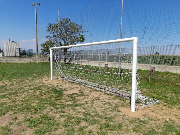 Nuove porte da calcio regolamentari