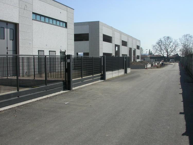 Recinzione in grigliato verniciato complesso industriale