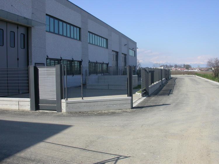 Recinzione in grigliato verniciato complesso industriale