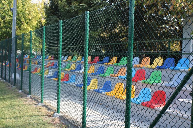 Il campo da calcio della ferrero si "rifà il trucco".