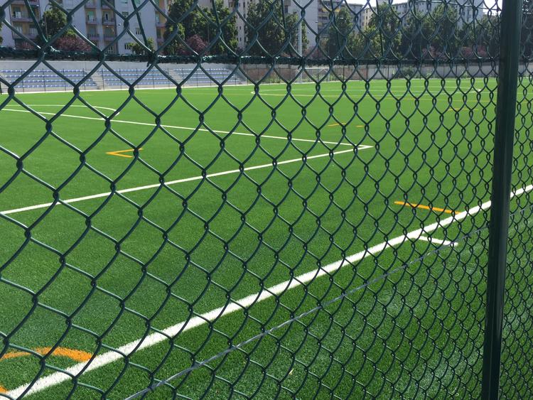 Posa in opera recinzioni per impianti sportivi