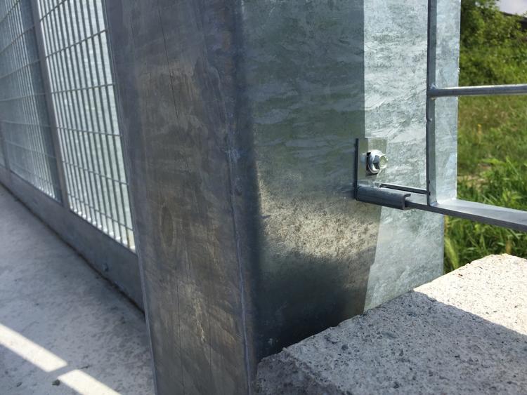 Recinzione e cancelli complesso industriale