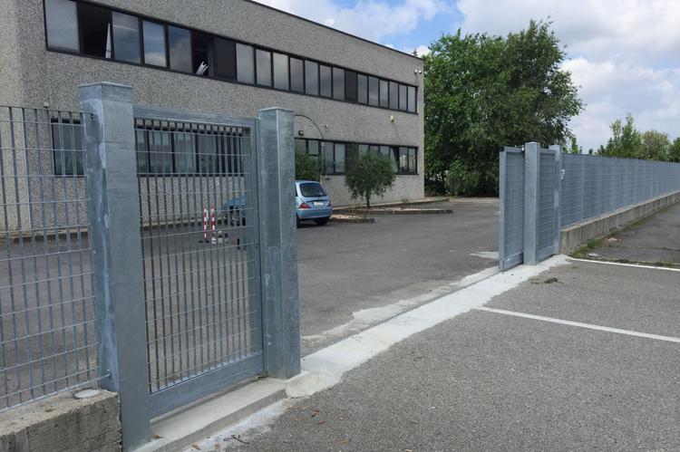 Recinzione e cancelli complesso industriale