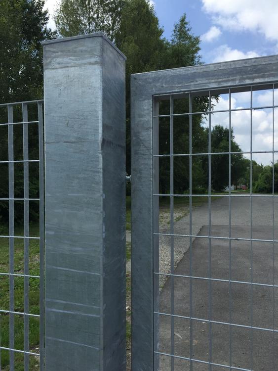 Recinzione e cancelli complesso industriale