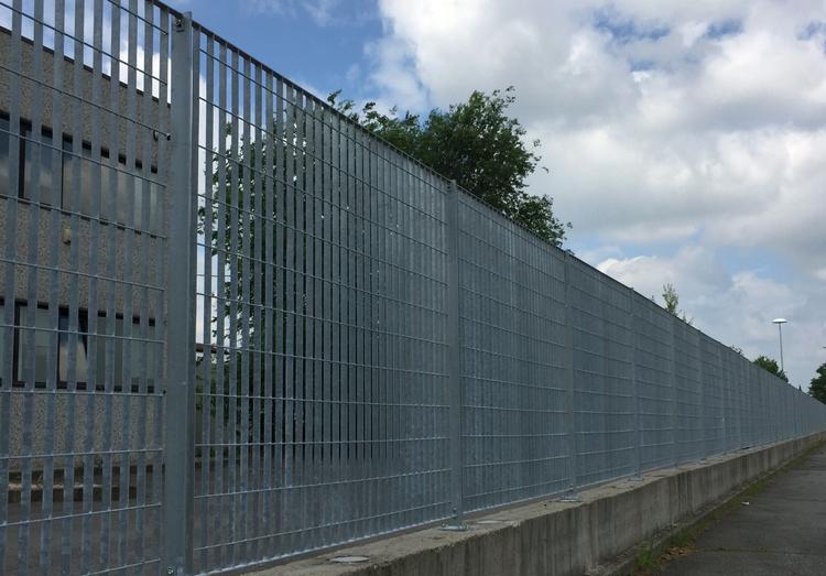 Recinzione e cancelli complesso industriale