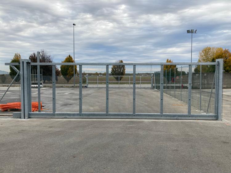 Recinzione robusta area rifornimento