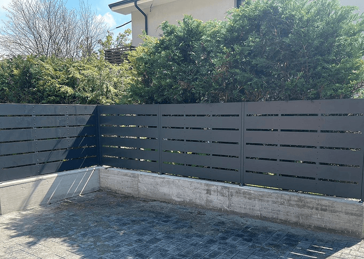Recinzioni a pannelli modulari e grigliati