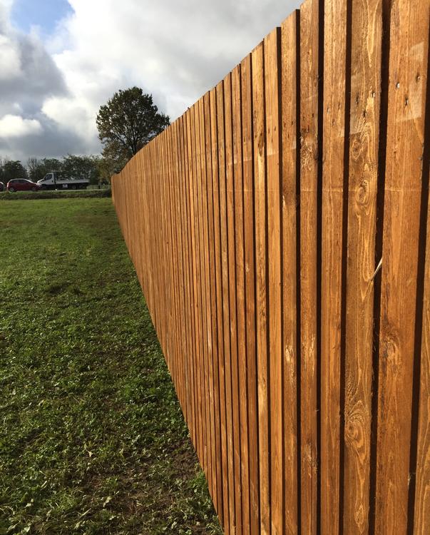 Una bella recinzione da cantiere in legno