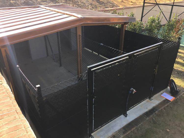 Prestigiosa villa di Torino: Cuccia cani e pollaio