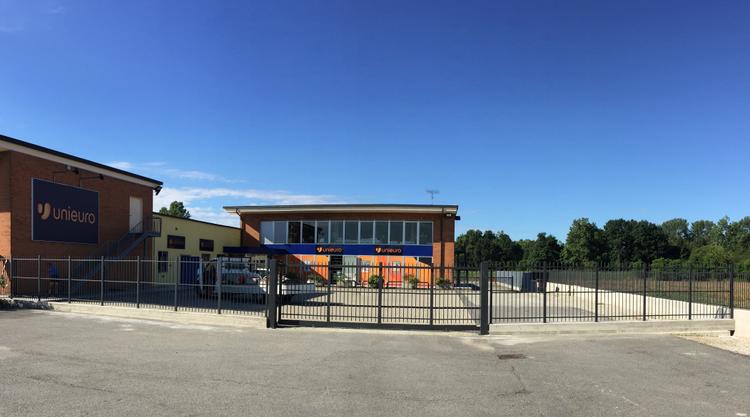 Recinzione e cancelli per Unieuro