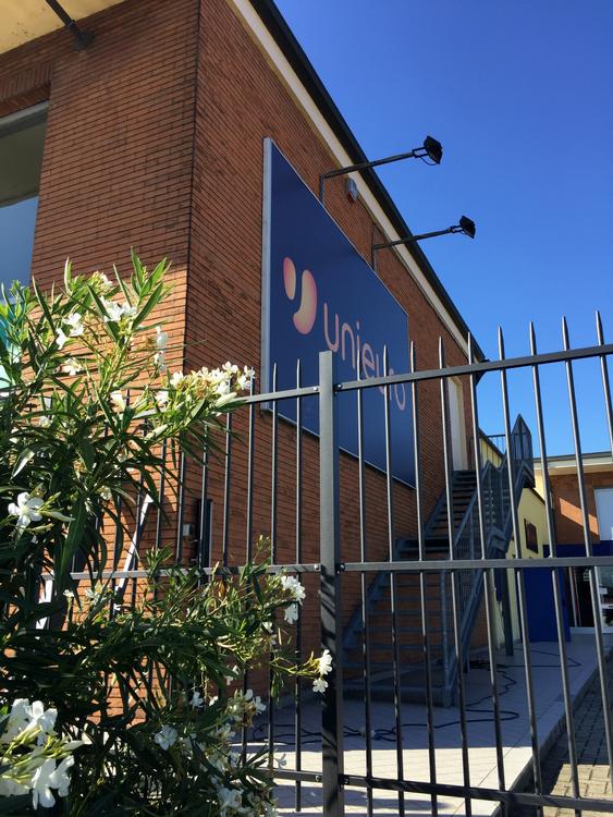 Recinzione e cancelli per Unieuro