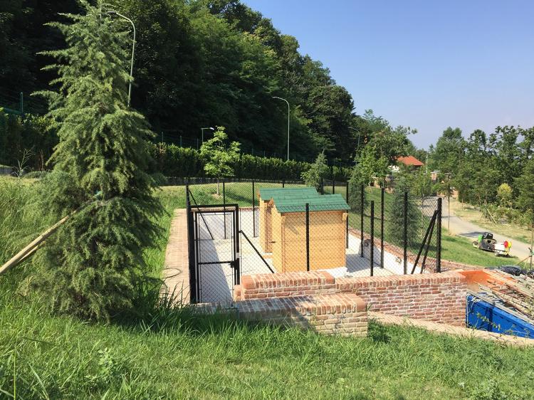 Prestigiosa villa di Torino: Cuccia cani e pollaio