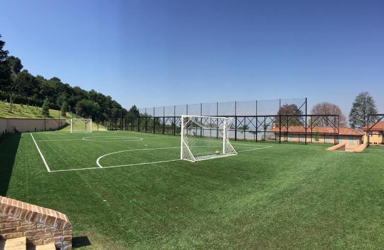 Prestigiosa villa di Torino: Campi sportivi