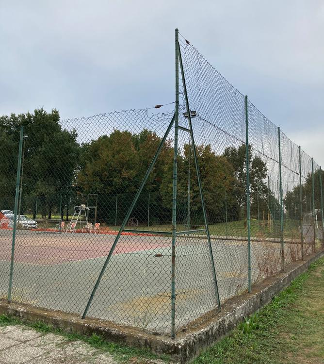 Rifacimento campo tennis