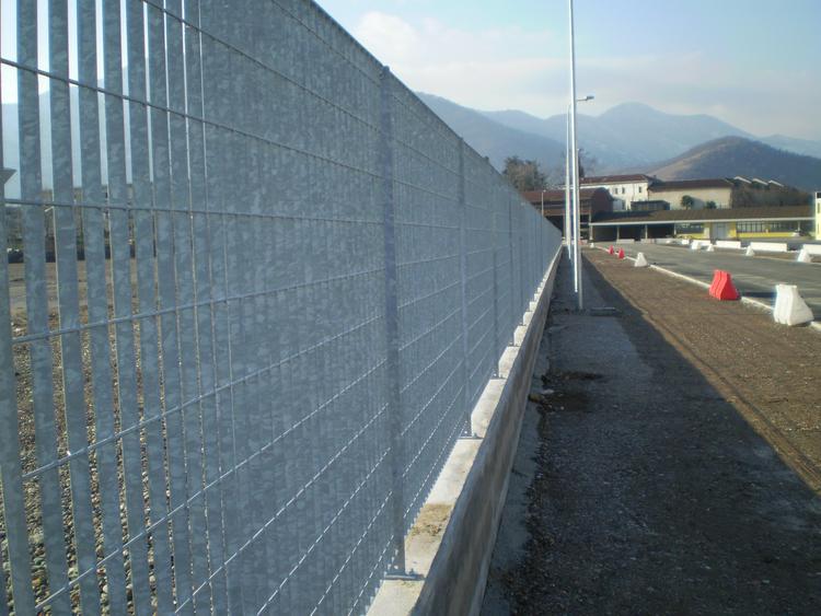 Recinzione in grigliato per sito industriale