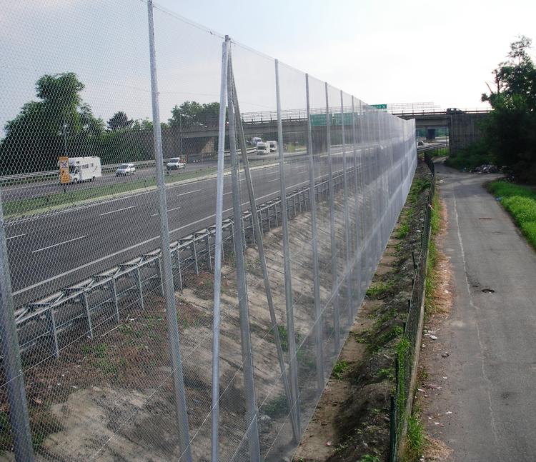 Recinzione di protezione campo nomadi Borgaro