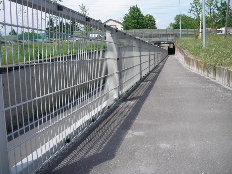 Parapetto a norma per cavalcavia