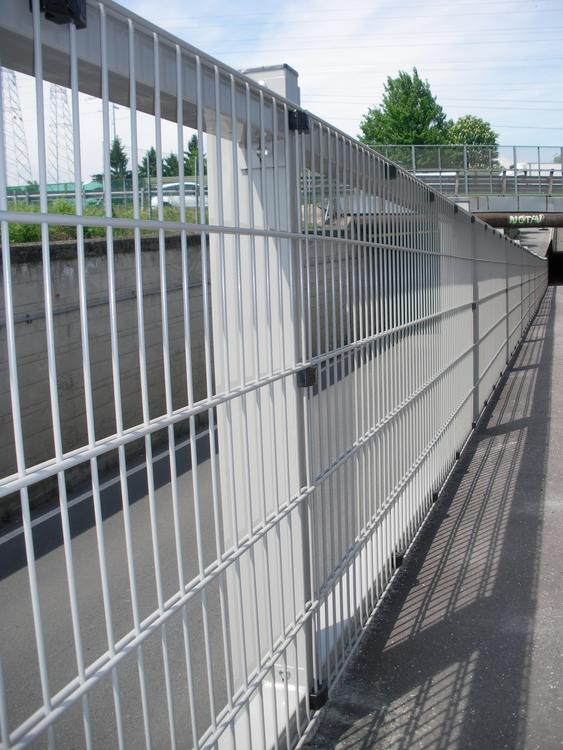 Parapetto a norma per cavalcavia