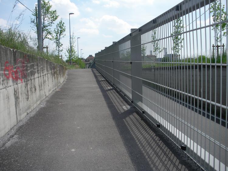 Parapetto a norma per cavalcavia