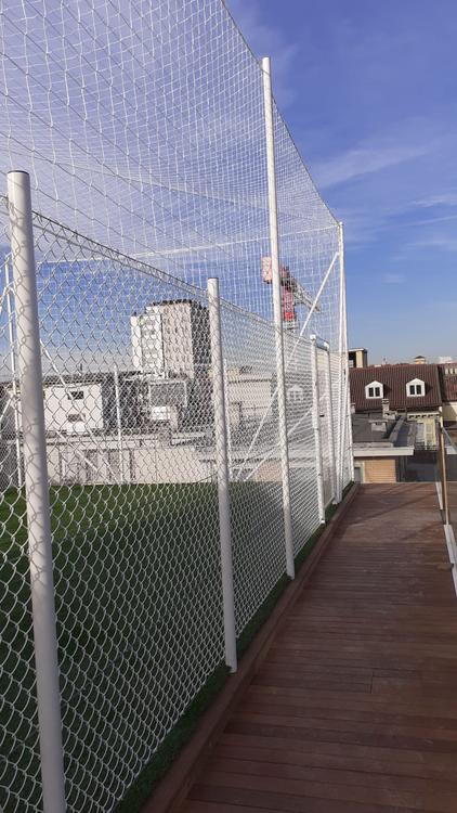 Campo da calcetto su terrazzo. Progetto Lascaris