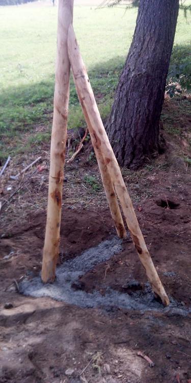 Recinzione montana con pali in castagno