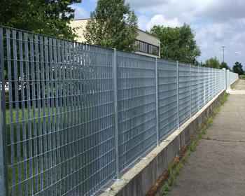 Recinzione e cancelli complesso industriale