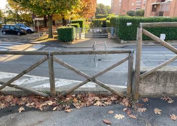 Grigliato con parapetto per parcheggio